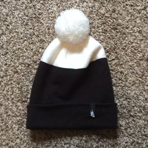 Nike Pom Pom toboggan